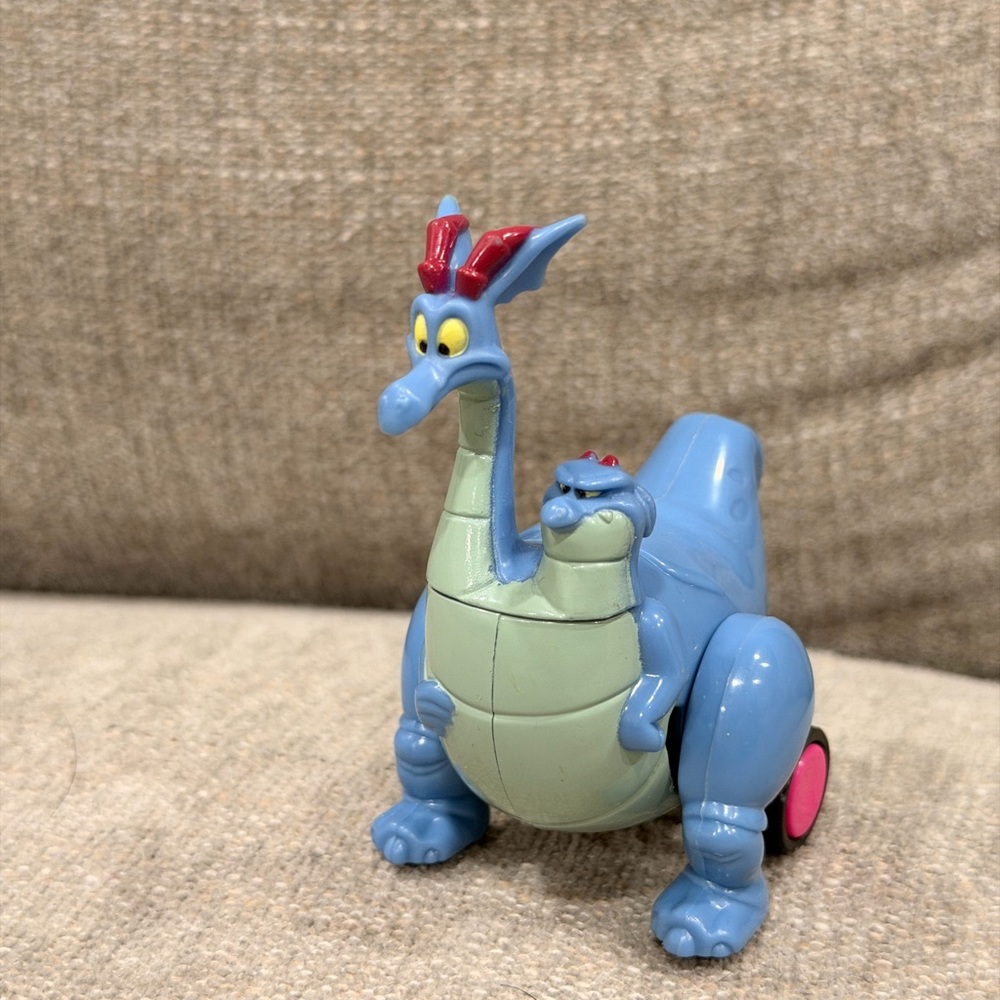 Vintage 1998 Warner Bros Dragon Toy Wheeled Figure 90s‎ Cartoon